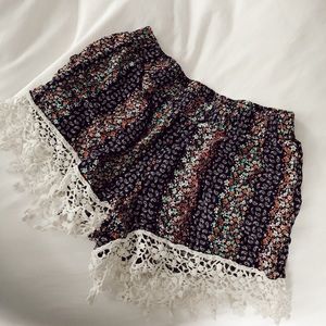breeze eyer flowy shorts
